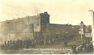 Opera House Fire, January 1, 1915.  Building at the far right Marten Motor Co, 709 N. Main.