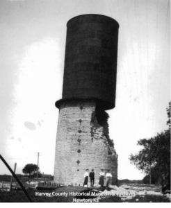 Viewing the damage of the water tower at 12th & Walnut, May 1907.
